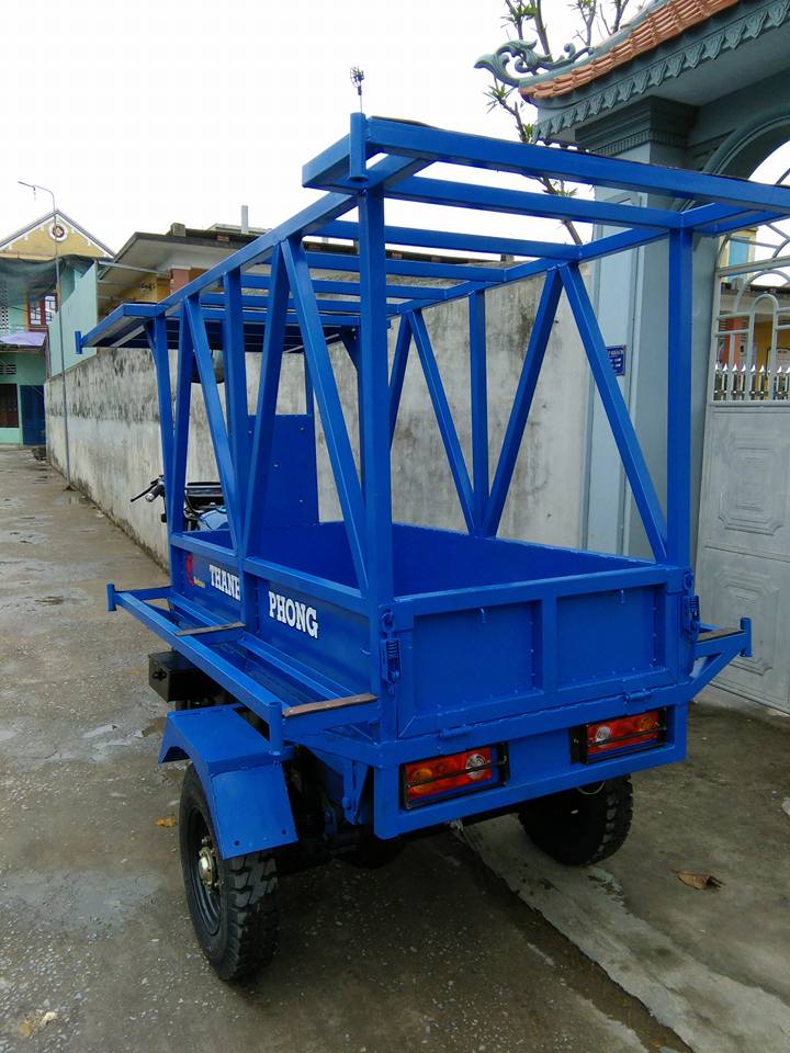 xe ba gác 3 bánh chở sắt tôn