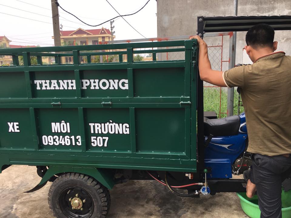 Xe Ba Gác Chở Rác (1)