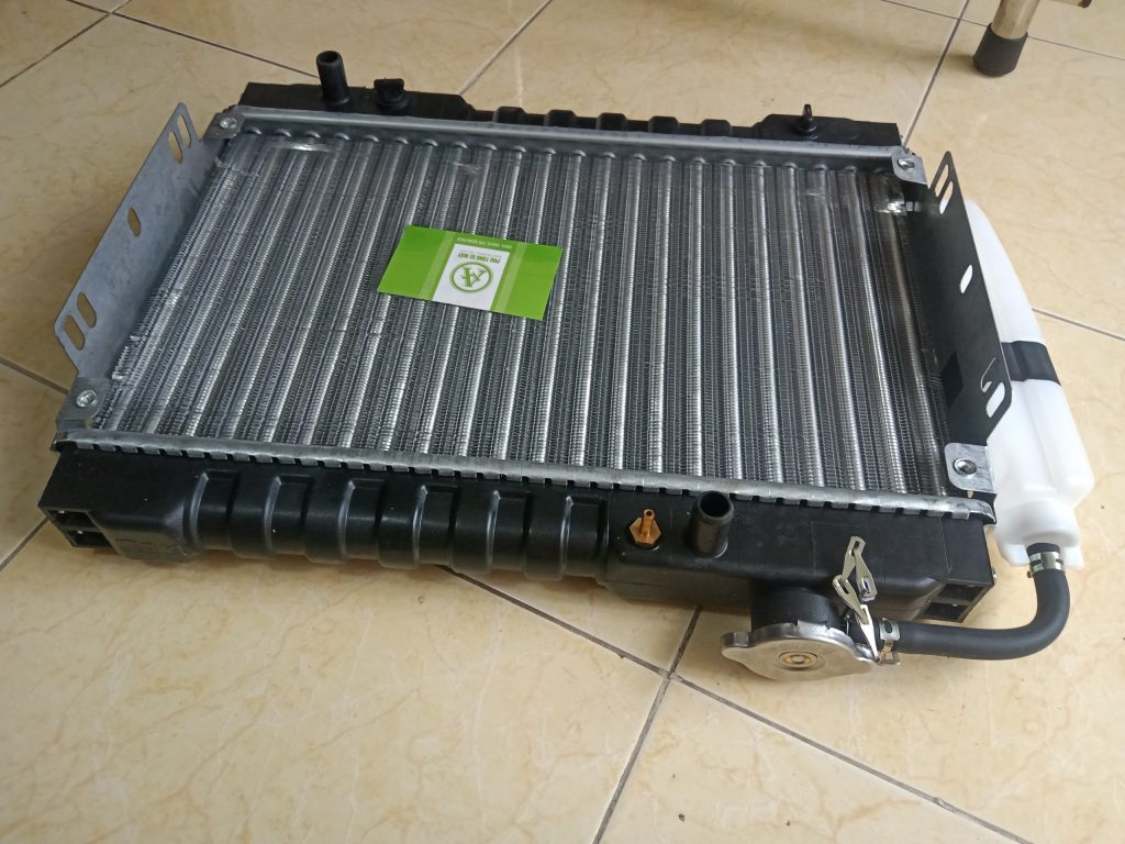 Két Nước Xe Ba Bánh