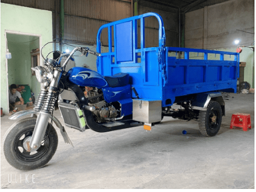 Hình ảnh Một Chiếc Xe Ba Gác Cũ đang Vận Chuyển Hàng Hóa